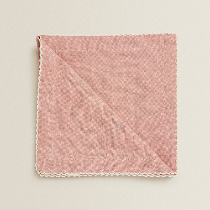 Napkins With Scalloped Edge from Zara