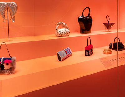 Bags: Inside Out, V&A