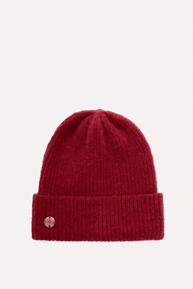 Ribbed Cap With Plate