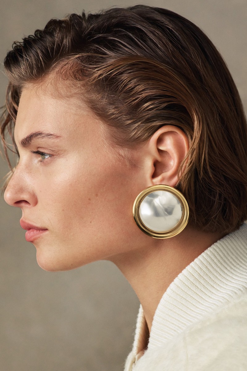 The Rond Drop Earrings from Jacquemus