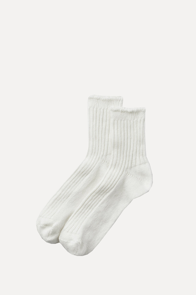 Nishiguchi Kutsushita Linen Socks from Toast