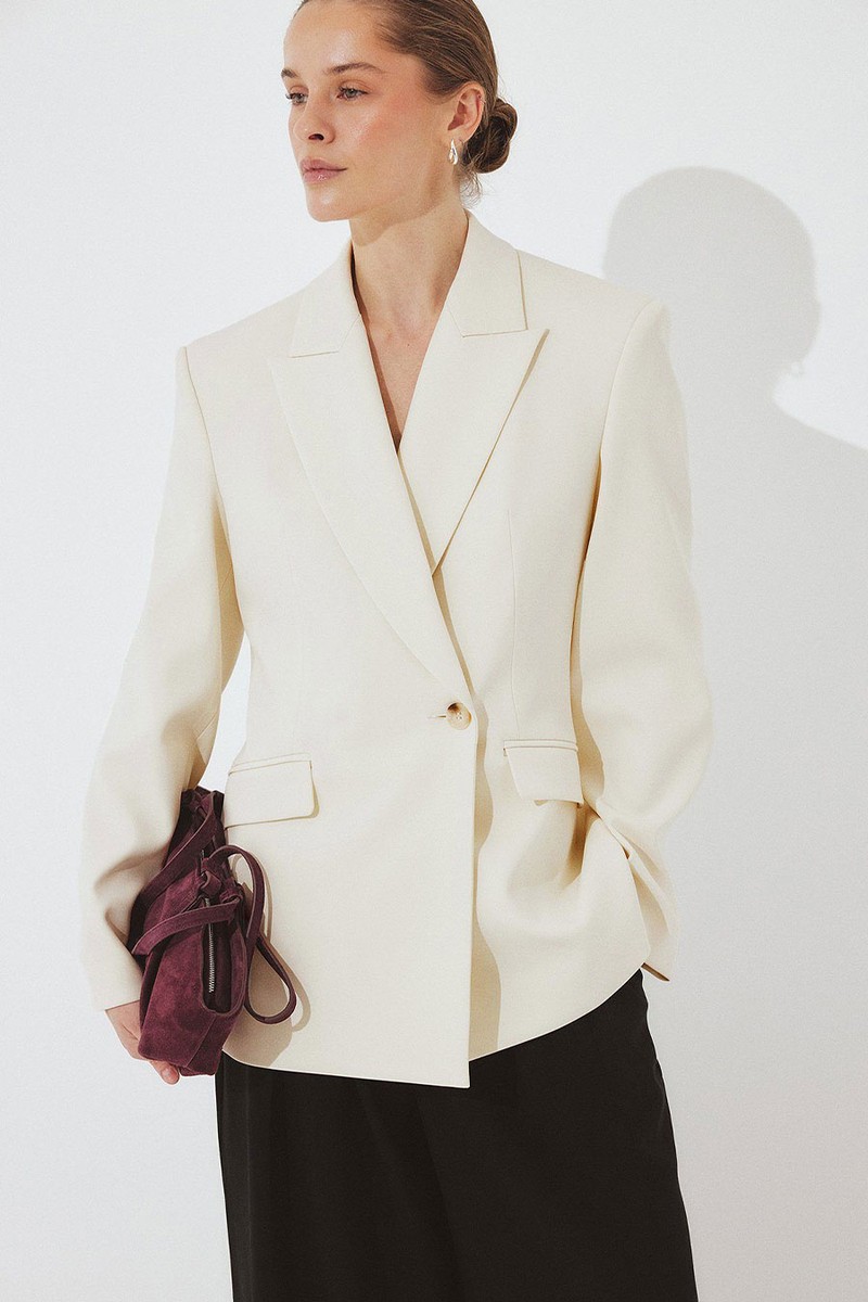 Fitted Overlap Blazer