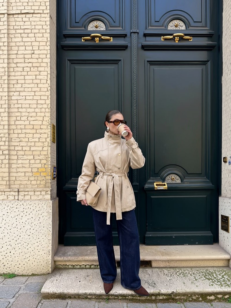 My weekly round up ✨
Jacket: @nakdfashion 
Jeans: @agolde 
Clutch: @frejanyc 
Boots: @andotherstories 
Earrings: Jacquemus 
Glasses: @lespecs 

These images were created using AI tools.