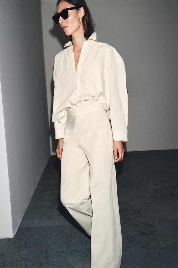 Trousers With Back Zip