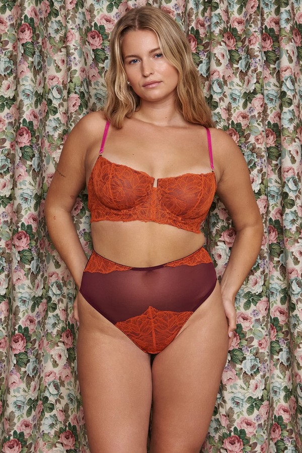 Siena Lace Underwire Bra from Dora Larsen 