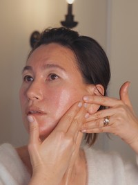 How To Do A Lymphatic Drainage Facial