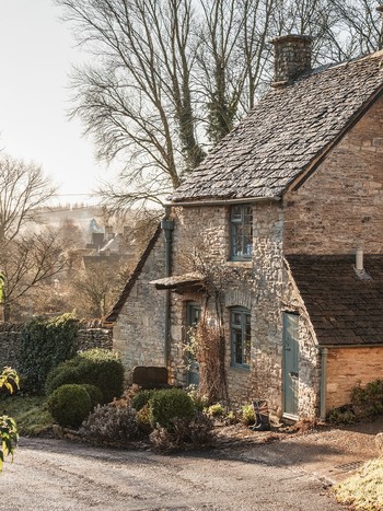 10 Pretty Holiday Cottages Near London