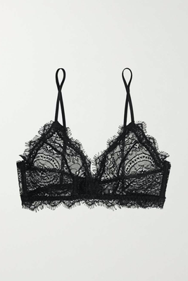 MY TOP DRAWER on X: Lingerie Lesson: Your bra should hug your body! We  always recommend a bra that fits on the loosest hook! Once it gradually  stretches, tighten it overtime to