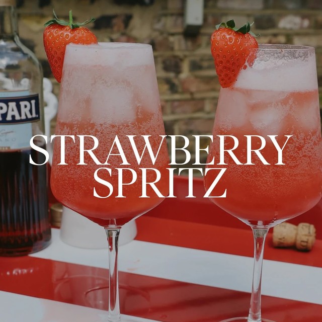 INGREDIENTS
400g of strawberries
Juice of ½ lemon
1 tbsp of icing sugar
240ml of Campari
1 bottle o