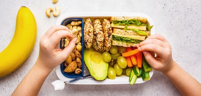 4 Nutritionists Explain How To Put Together A Healthy Lunch