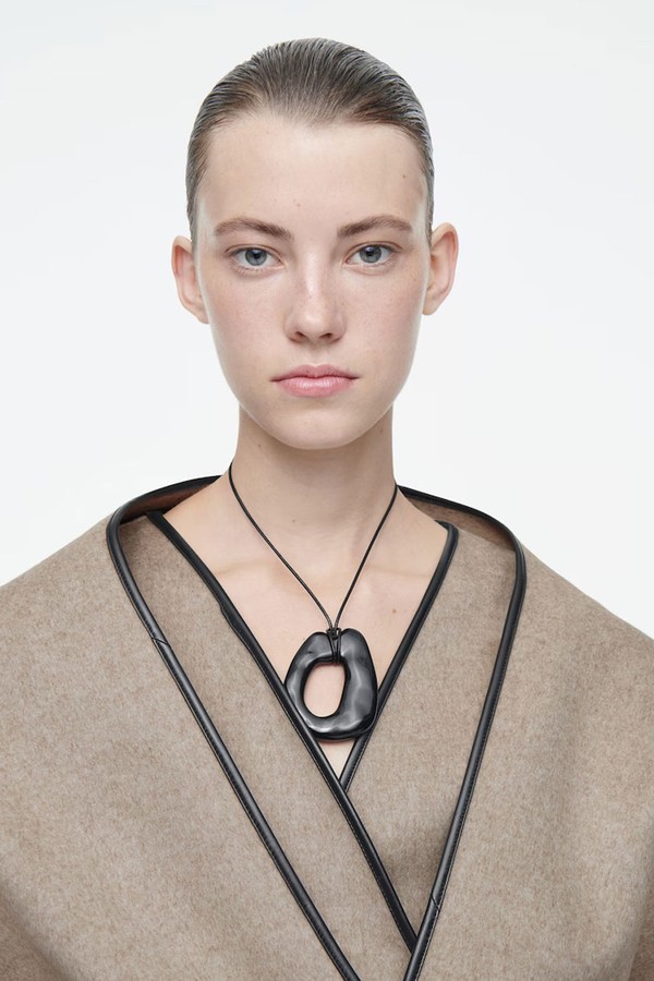Molten Pendant Necklace from COS