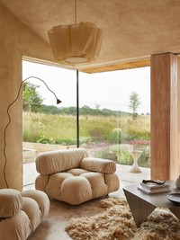 Look Around This Contemporary Barn Conversion