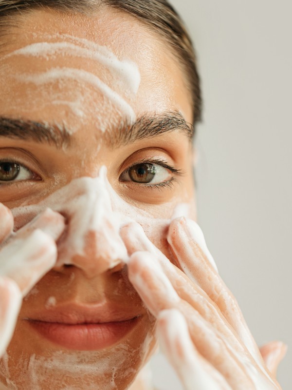 How To Handle Hormonal Acne