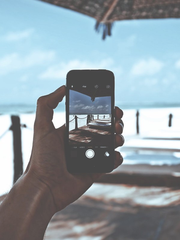 How Smart Girls Use Social Media For Free