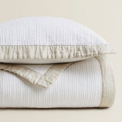 Cotton & Linen Quilt With Detailing