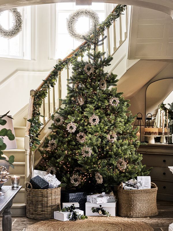 The Dos and Don’ts Of Christmas Decorating