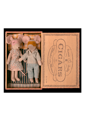 Maileg Mum and Dad Mice in Cigarbox from Scandiborn