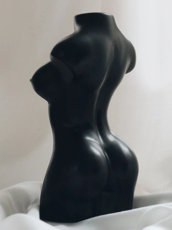 20 Beautiful Female-Form Vases & Candles To Buy Now