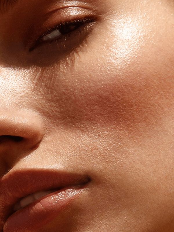 How To Enhance Your Cheekbones With Make-Up 