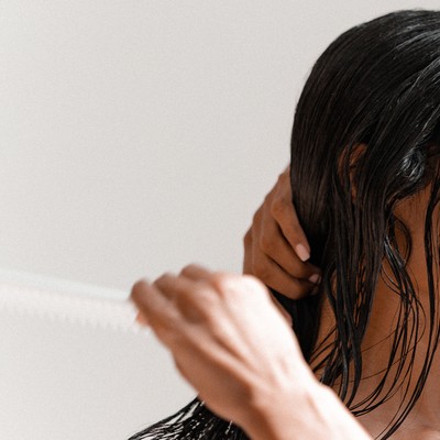 10 Expert Tips To Combat Dry Hair 