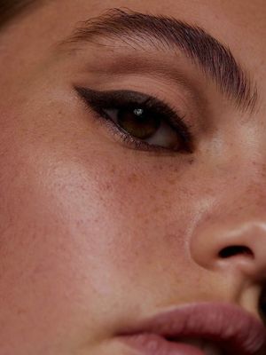 7 Easy-To-Use Gel Liners That Won’t Budge