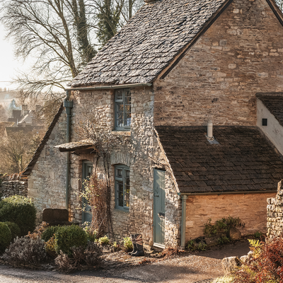 10 Pretty Holiday Cottages Near London