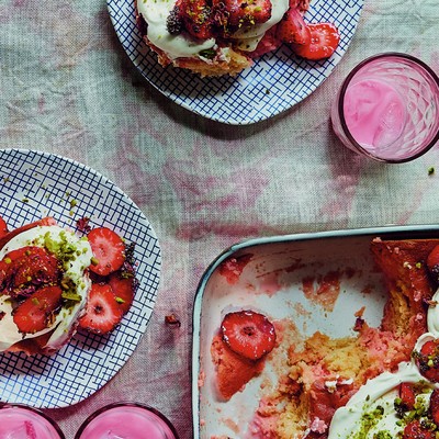 Strawberry Falooda Milk Cake