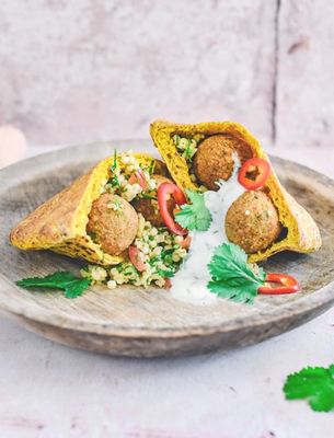 Turmeric Pitta with Falafel & Tabbouleh Salad