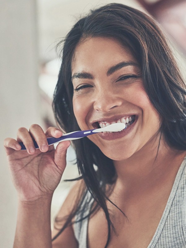 How To Clean Your Teeth Properly  