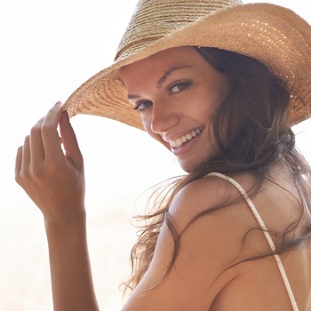  9 Ways To Tan Safely This Summer