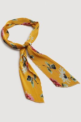 Floral Pleated Scarf from Mango