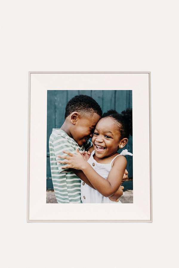 Aspen Digital Photo Frame from Aura Frames