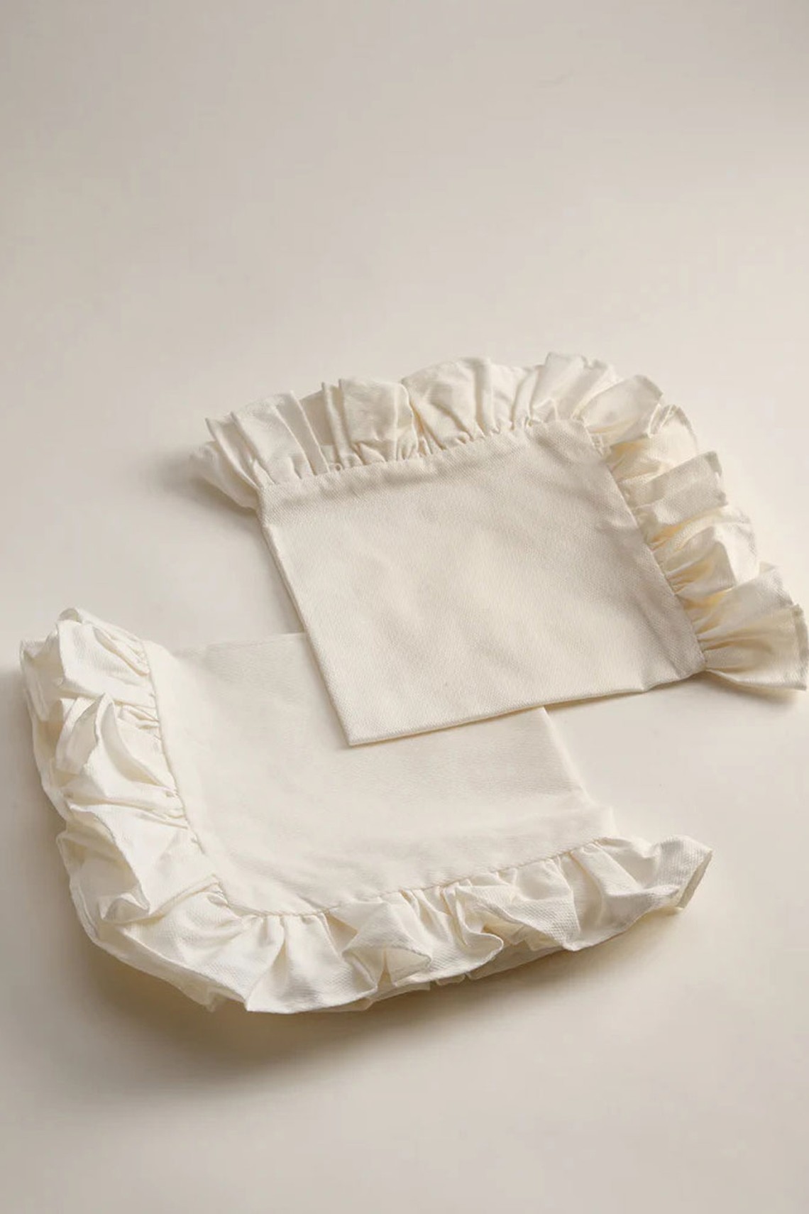 Milk Frill Napkins from La Jambu