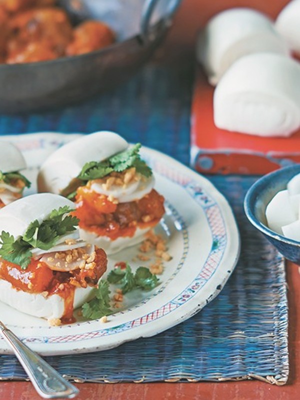 Sweet & Sour Beef Tendon With Steamed Buns
