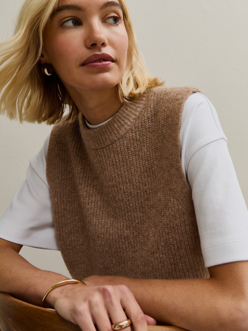 Ribbed Crew Neck Vest