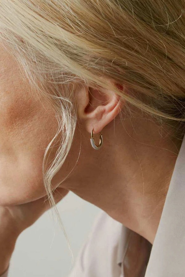 Roscida Pavé Oval Hoops from Otiumberg