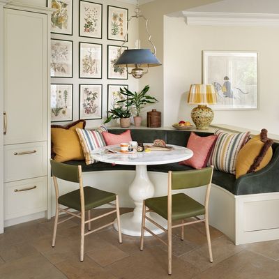 An Expert’s Guide To Banquette Seating