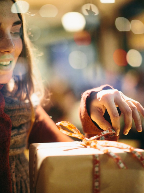 11 Ways To Shop Smarter This Christmas