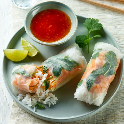 Vietnamese Prawn & Rice Wraps