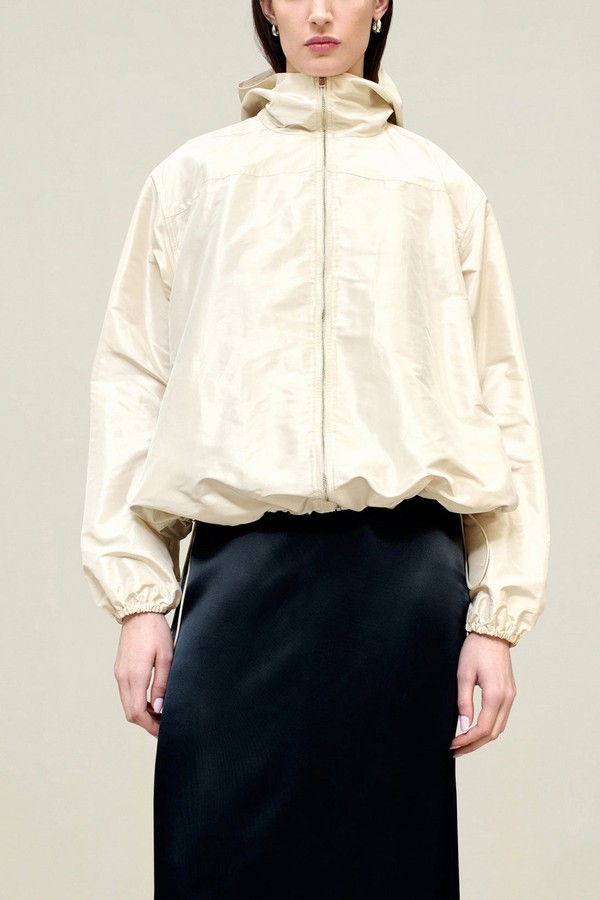 Suri Windbreaker