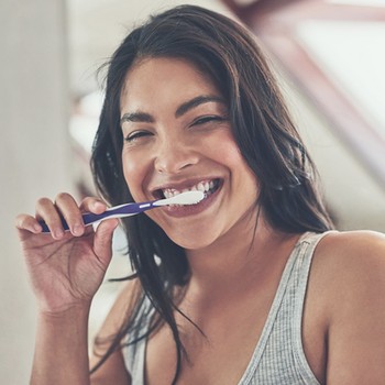 How To Clean Your Teeth Properly  