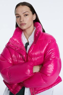 Cropped ‘Wet Effect’ Puffer Jacket from Stradivarius