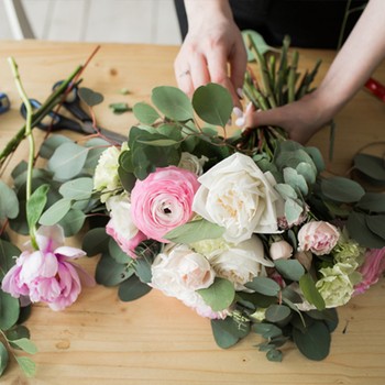 The SL Guide To Finding A Hobby: Flower Arranging