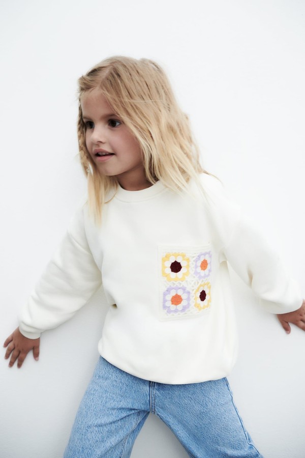 Sweatshirt With Crochet Pocket