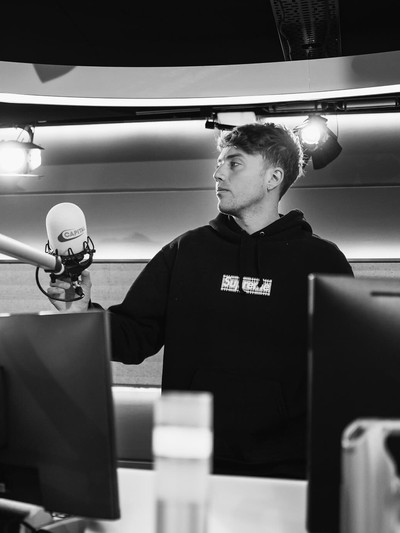 Roman Kemp On His Career, Documentary & Being A ‘Nepo Baby’ 