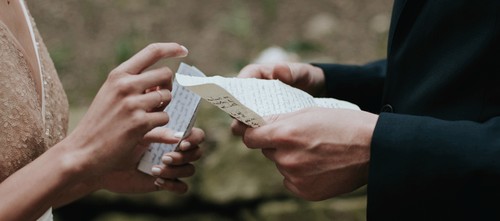 Writing Your Own Wedding Vows: The Dos & Don’ts