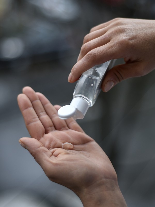 13 Ways To Stay Healthy In Public Places