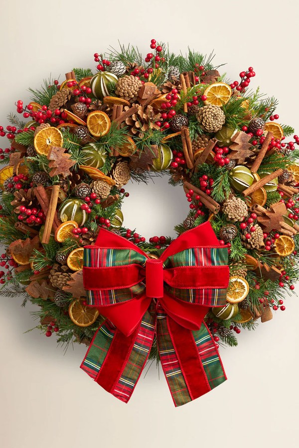 Countryside Christmas Charm Wreath from Neill Strain